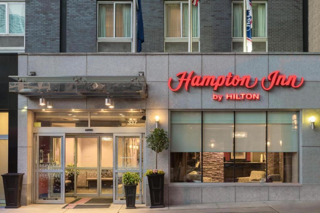 Hampton Inn By Hilton New York Times Square Exterior foto